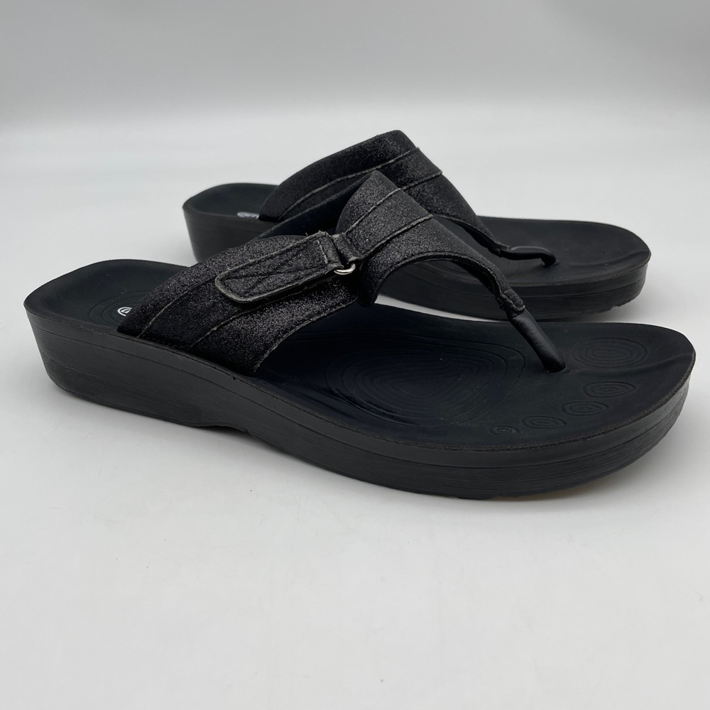 Women’s aerothotic sandals size 10